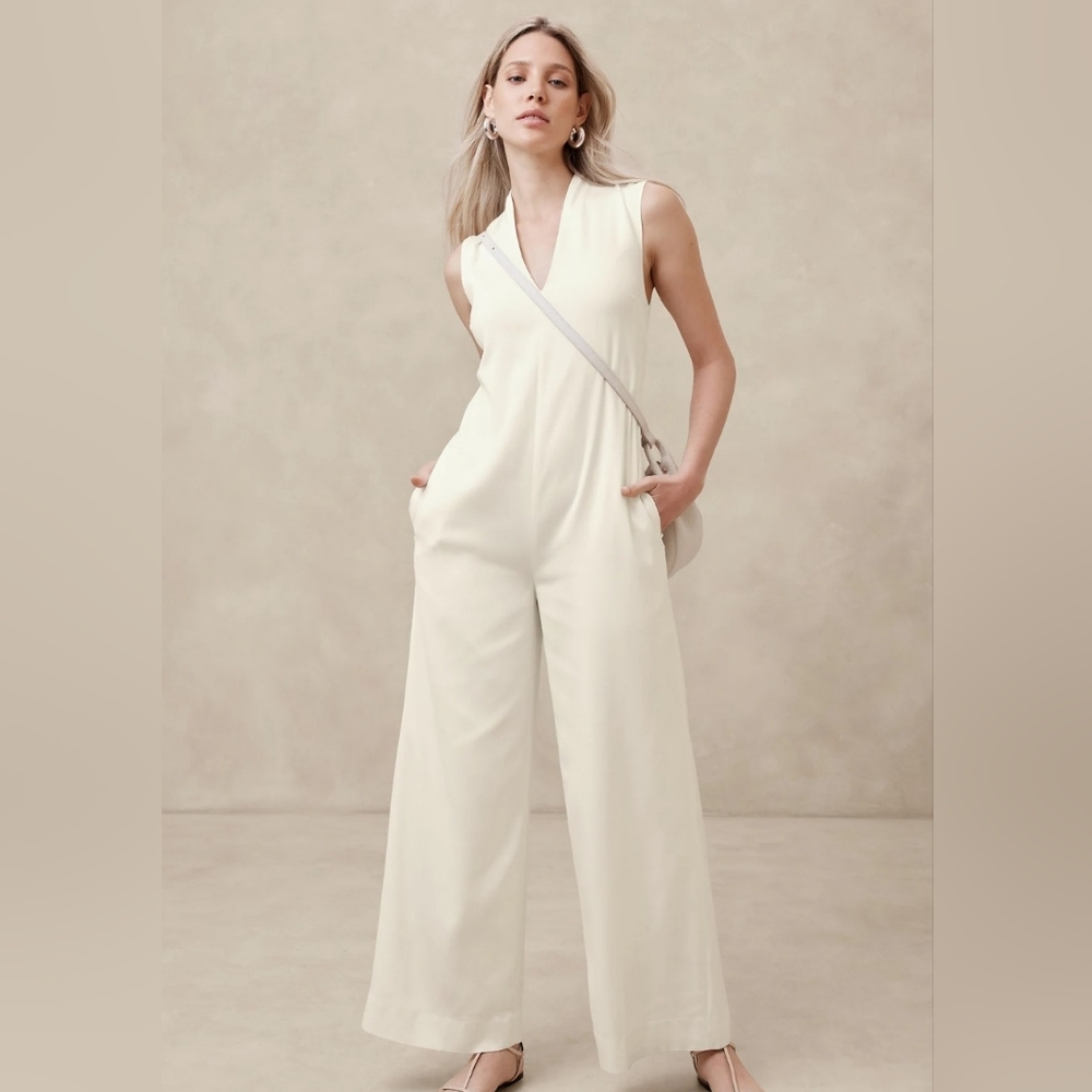 ⭐️ Banana Republic Luna Jumpsuit